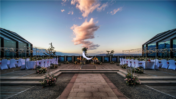 白族文化度假酒店設(shè)計 大理國際酒店露臺婚禮設(shè)計方案賞析 白族文化度假酒店設(shè)計 大理國際酒店露臺婚禮設(shè)計方案賞析