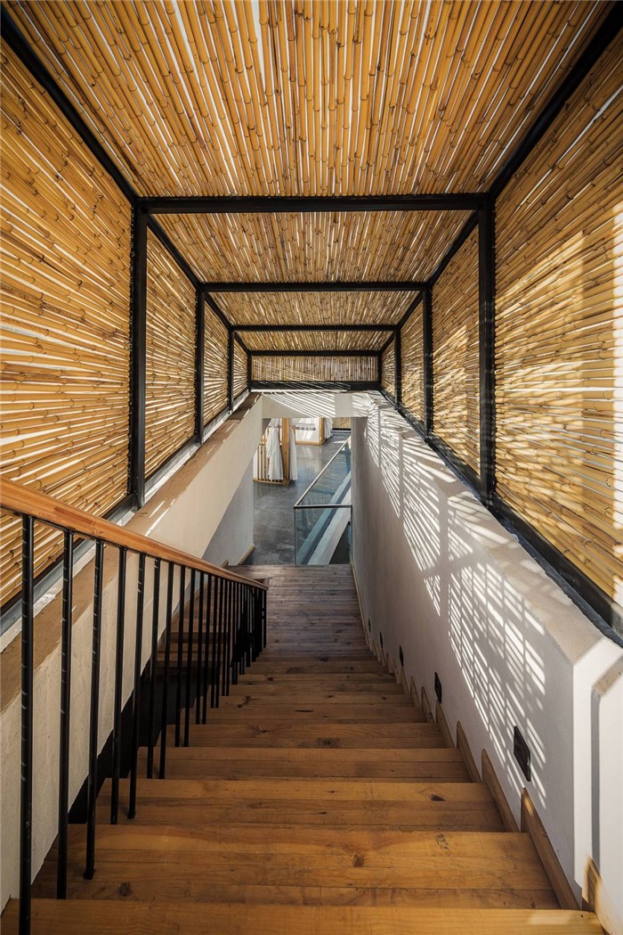 自建房民宿設(shè)計   瀘沽湖敘舊民宿酒店樓梯設(shè)計方案