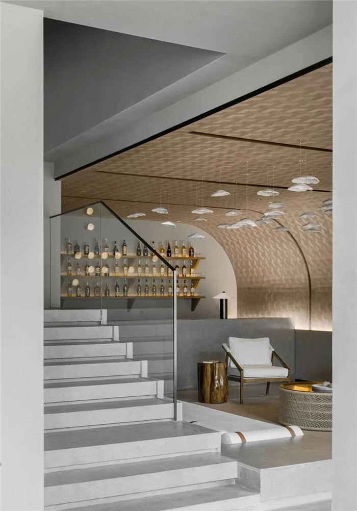 大堂吧設(shè)計(jì)-云南3000平度假酒店翻新改造設(shè)計(jì)案例  邂逅簡(jiǎn)約之美