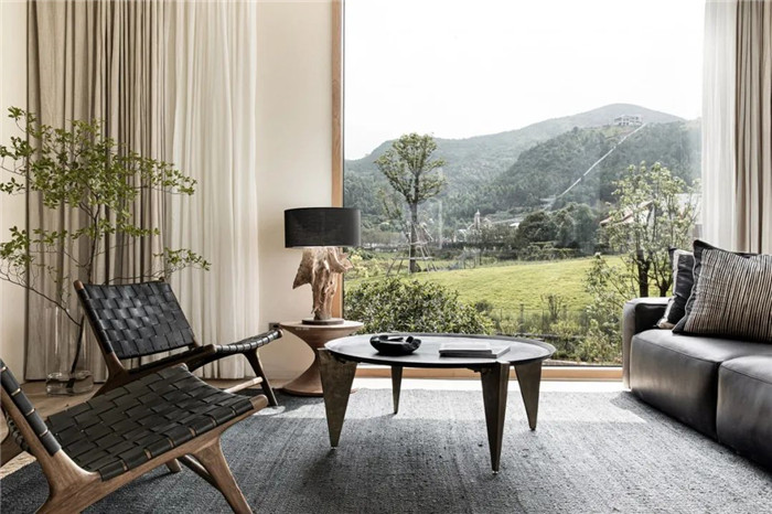 民宿套房客廳設(shè)計(jì)-回歸山野的純白極簡風(fēng)精品民宿裝修設(shè)計(jì)方案