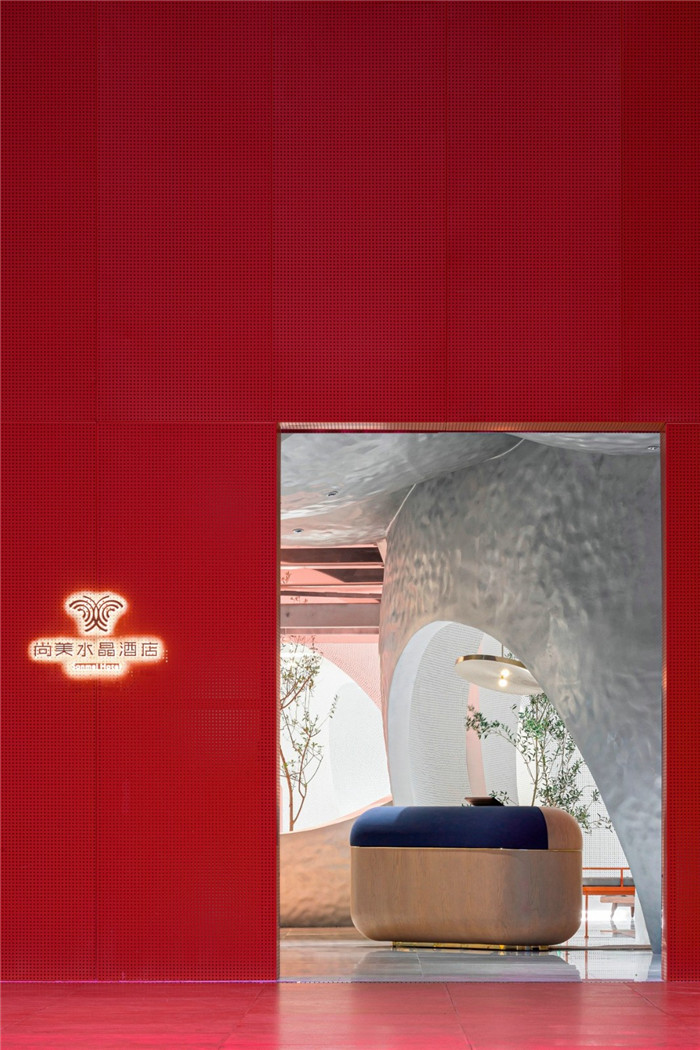 國(guó)內(nèi)最新潮藝術(shù)精品酒店設(shè)計(jì)推薦：尚美水晶酒店接待臺(tái)設(shè)計(jì)