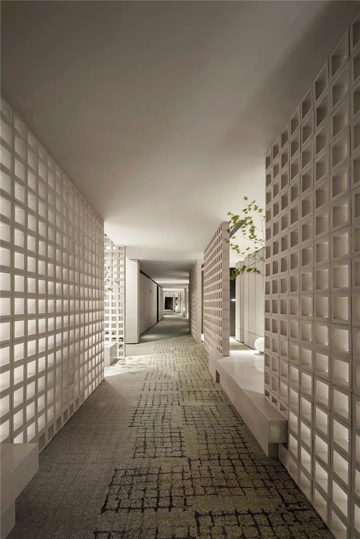 酒店客房走廊設(shè)計-顛覆傳統(tǒng)的精品酒店設(shè)計推薦：ICON HOTEL酒店設(shè)計