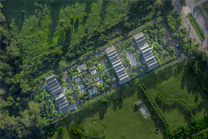 酒店鳥瞰圖-沉浸在奇妙自然中的仙境森林主題度假酒店設(shè)計案例