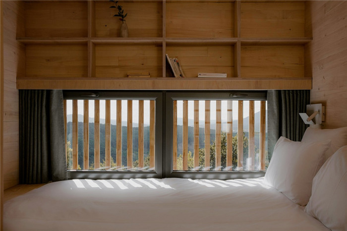 酒店客房設(shè)計(jì)-國外反傳統(tǒng)的48°Nord奢華度假酒店設(shè)計(jì)方案