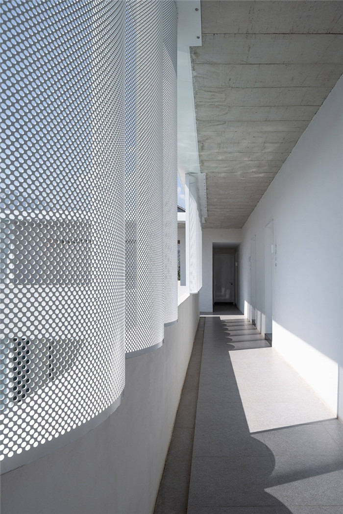 民宿走廊設(shè)計-民宿設(shè)計鳥瞰圖-純白原木風景區(qū)內(nèi)部2層獨棟民宿設(shè)計方案