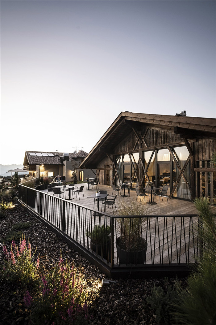 酒店露臺設計-意大利Gfell高品質(zhì)度假酒店設計案例分析