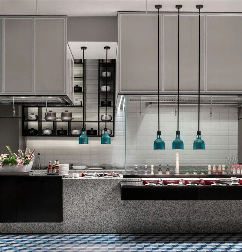 酒店全日制餐廳設(shè)計(jì)-皇冠假日酒店首家時(shí)尚年輕化五星級酒店設(shè)計(jì)賞析