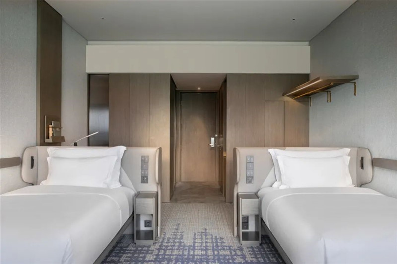 酒店客房設(shè)計(jì)-皇冠假日酒店首家時(shí)尚年輕化五星級酒店設(shè)計(jì)賞析
