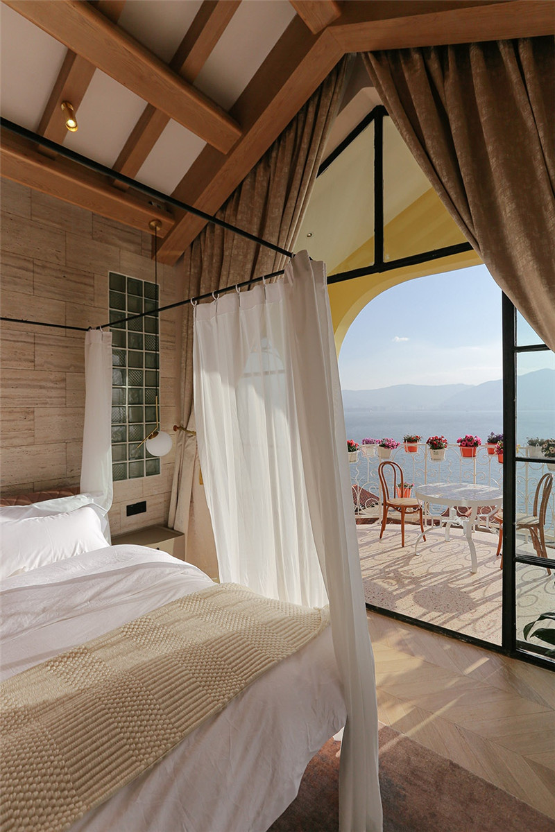 大理網(wǎng)紅民宿設(shè)計推薦：夏禾夫人意式風(fēng)情民宿客房設(shè)計