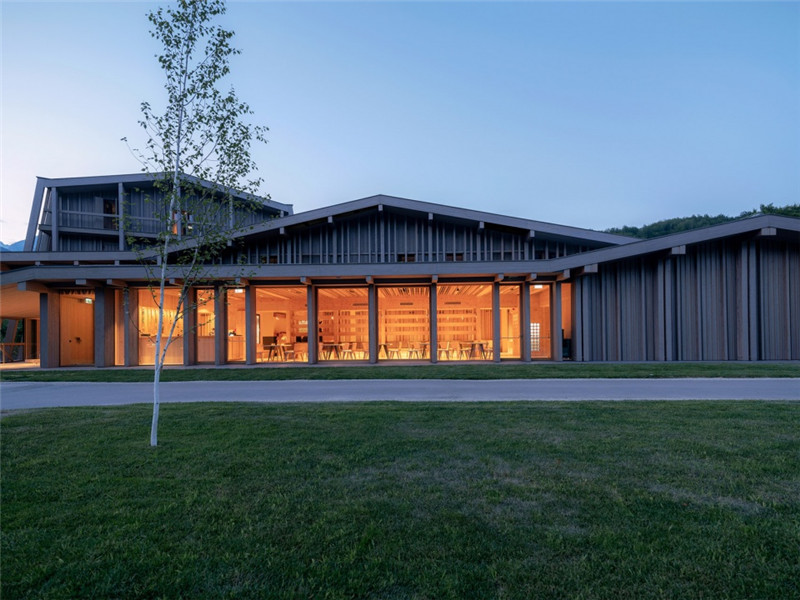 連接本土文化與創(chuàng)意的BOHINJ酒店翻新改造設計方案