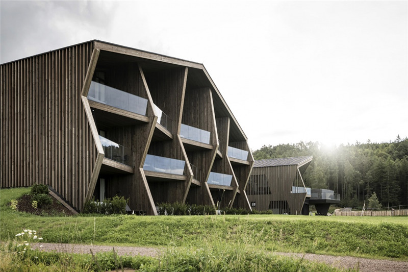 時(shí)尚又有趣的Aeon度假酒店改造設(shè)計(jì)方案