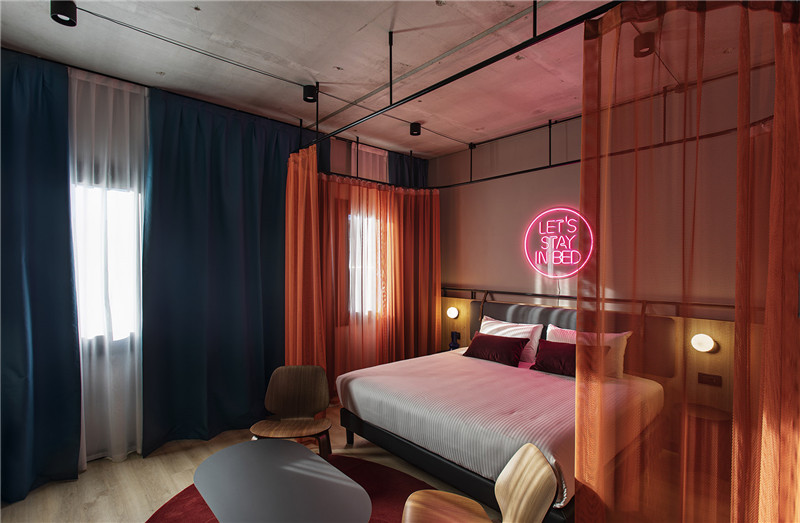 時尚工業(yè)風STAY HOTEL精品商務酒店改造設計說明