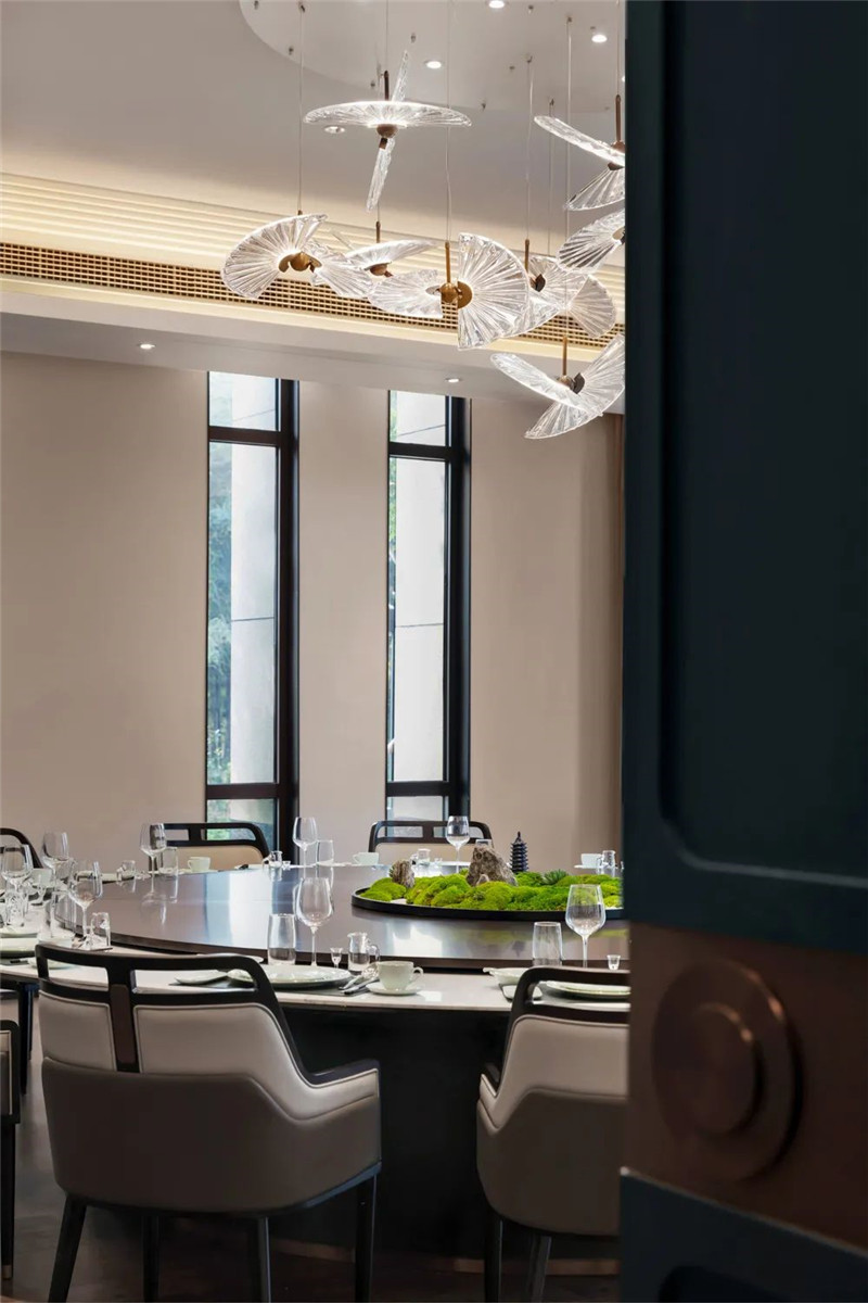 餐廳包房設(shè)計-濰坊桂水逸扉新中式五星級酒店設(shè)計案例 餐廳包房設(shè)計-濰坊桂水逸扉新中式五星級酒店設(shè)計案例