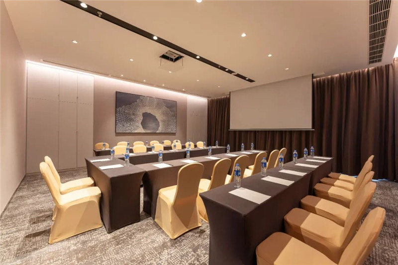 會議室設(shè)計-四川成都世茂龍泉睿選商務(wù)酒店設(shè)計案例