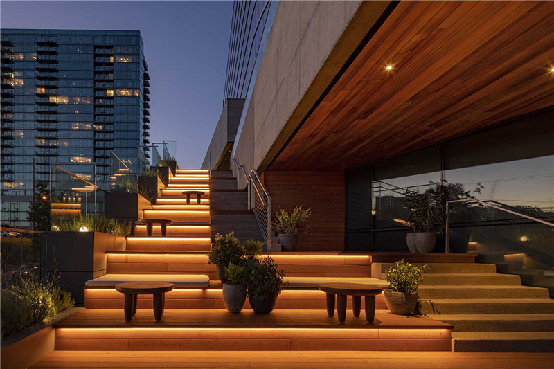 以當(dāng)?shù)匚幕癁殪`感的納什維爾W酒店翻新改造設(shè)計(jì)