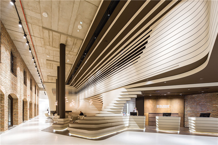 國(guó)外老磨坊精致工業(yè)風(fēng)酒店翻新改造設(shè)計(jì)方案