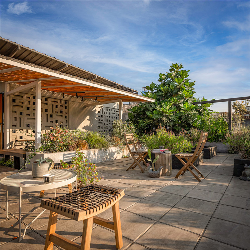 曼谷TAMNI工業(yè)風(fēng)青年旅舍改造設(shè)計方案