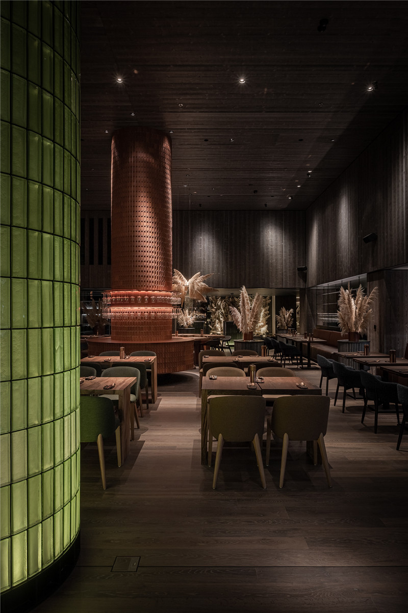 烏克蘭艾米麗大酒店Terra餐廳設(shè)計方案