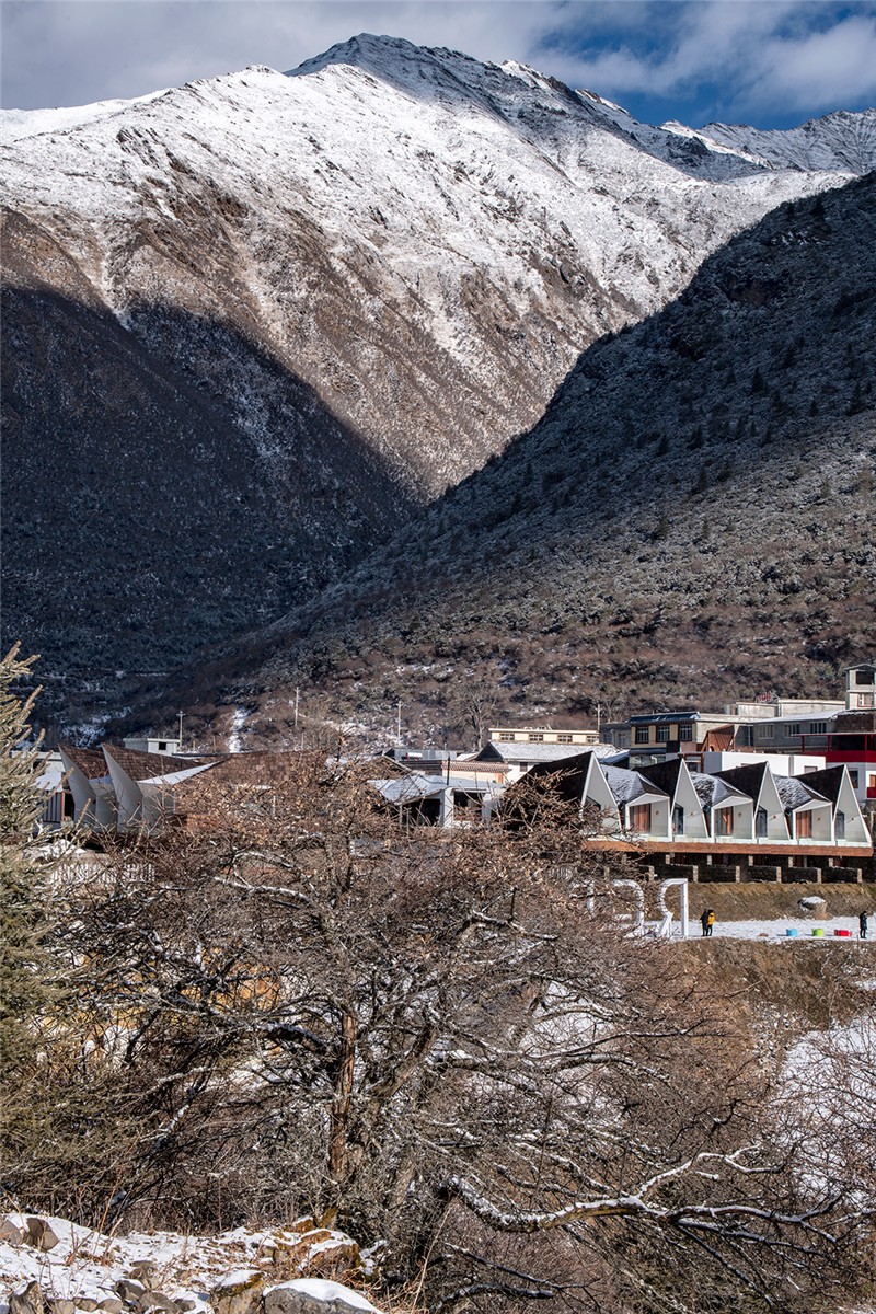 四川康定RGB特色野奢溫泉民宿改造設(shè)計 四川康定RGB特色野奢溫泉民宿改造設(shè)計
