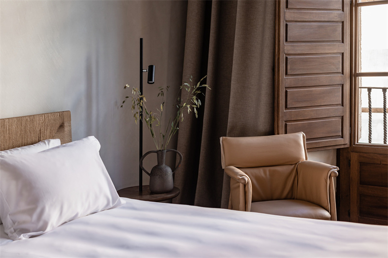 古建筑改造 新帕爾馬諾比斯現(xiàn)代酒店設(shè)計(jì)賞析334.jpg 古建筑改造 新帕爾馬諾比斯現(xiàn)代酒店設(shè)計(jì)賞析334.jpg