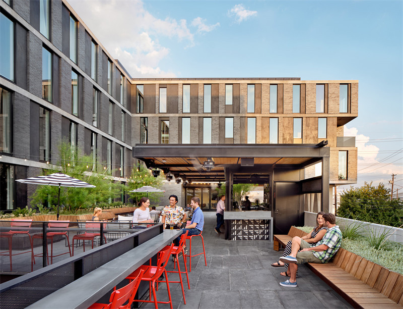 迎合社區(qū)年輕化 奧斯汀ARRIVE酒店翻新改造設(shè)計(jì) 迎合社區(qū)年輕化 奧斯汀ARRIVE酒店翻新改造設(shè)計(jì)
