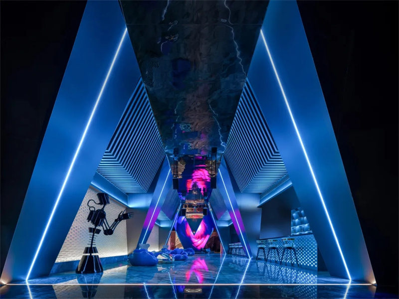 專為年輕人打造的前衛(wèi)科幻藝術(shù)湯泉洗浴設(shè)計案例 專為年輕人打造的前衛(wèi)科幻藝術(shù)湯泉洗浴設(shè)計案例