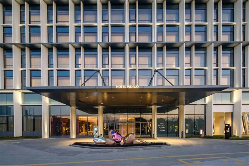 以江南水城為靈感的無錫太湖新城英迪格酒店設(shè)計